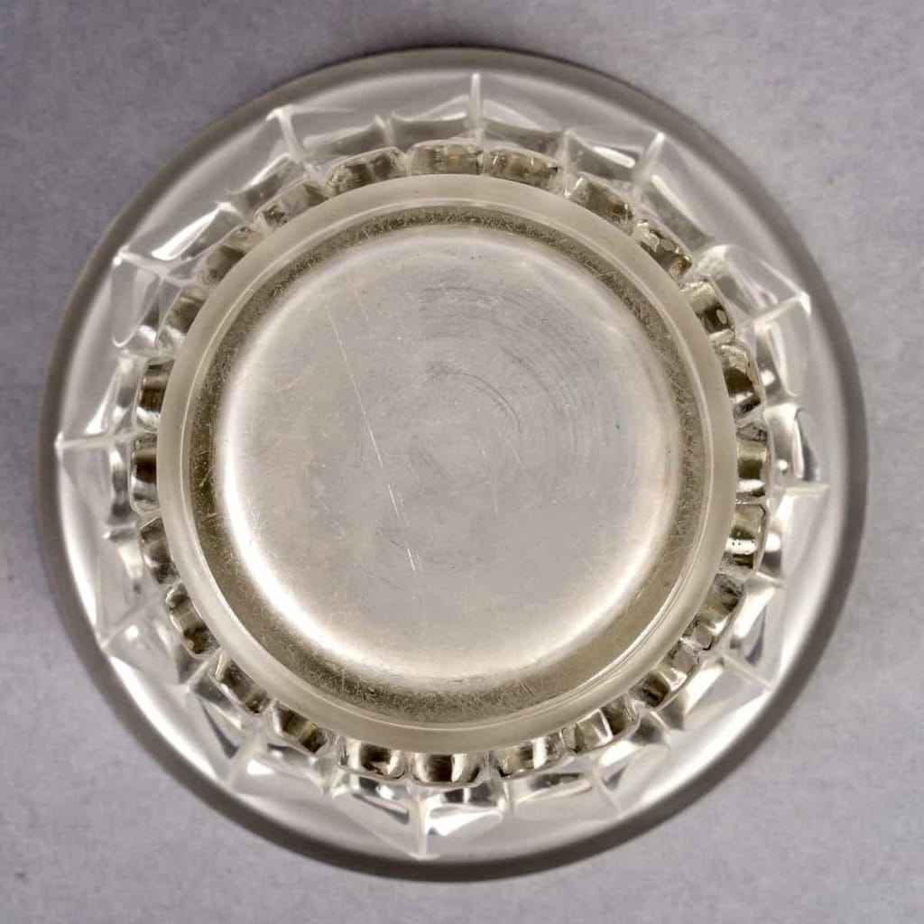 Vase « Feuilles » verre blanc de René LALIQUE | Biron Vase "Feuilles" verre blanc de René LALIQUE