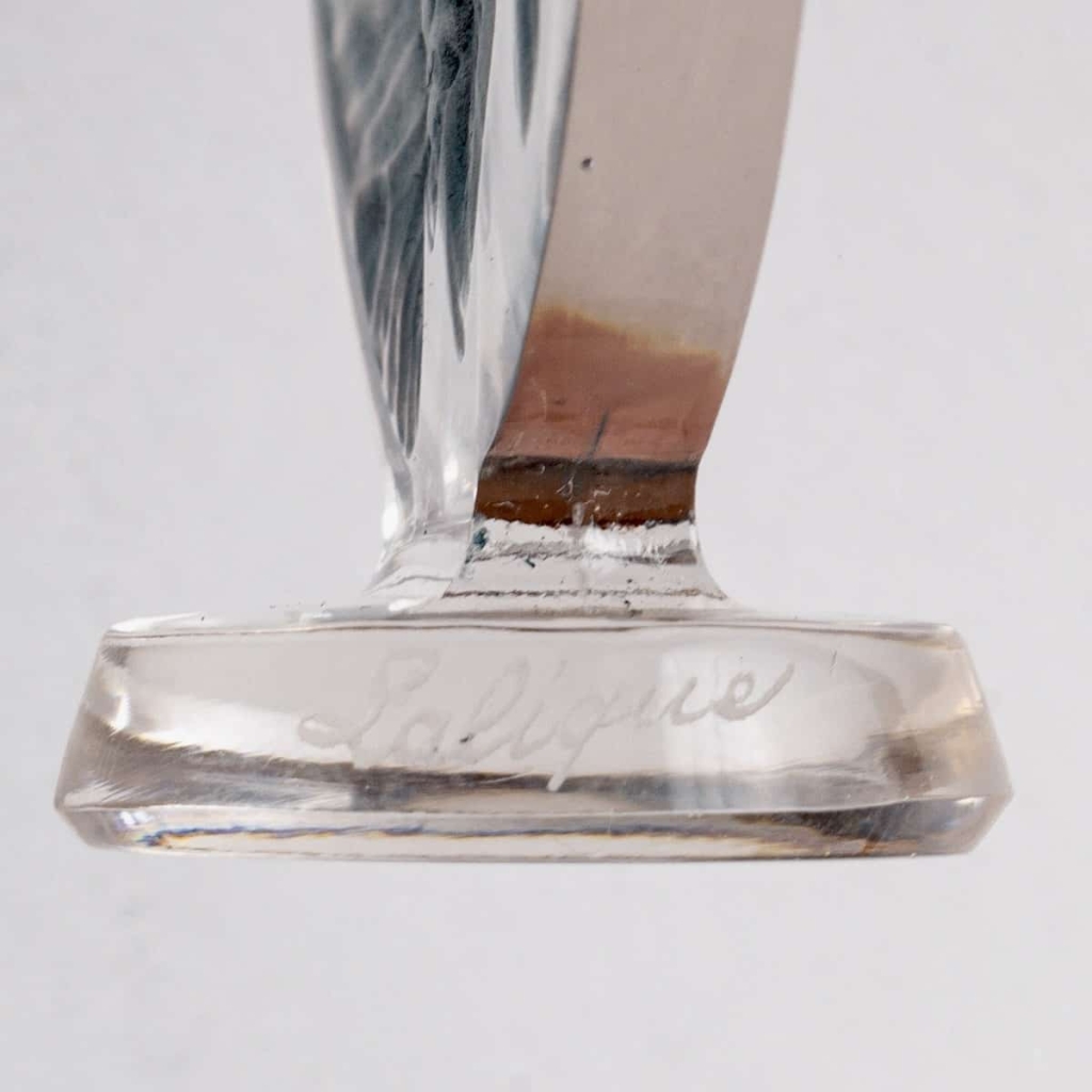 Cachet « Trois Papillons » verre blanc patiné bleu de René LALIQUE | Biron Cachet "Trois Papillons" verre blanc patiné bleu de René LALIQUE