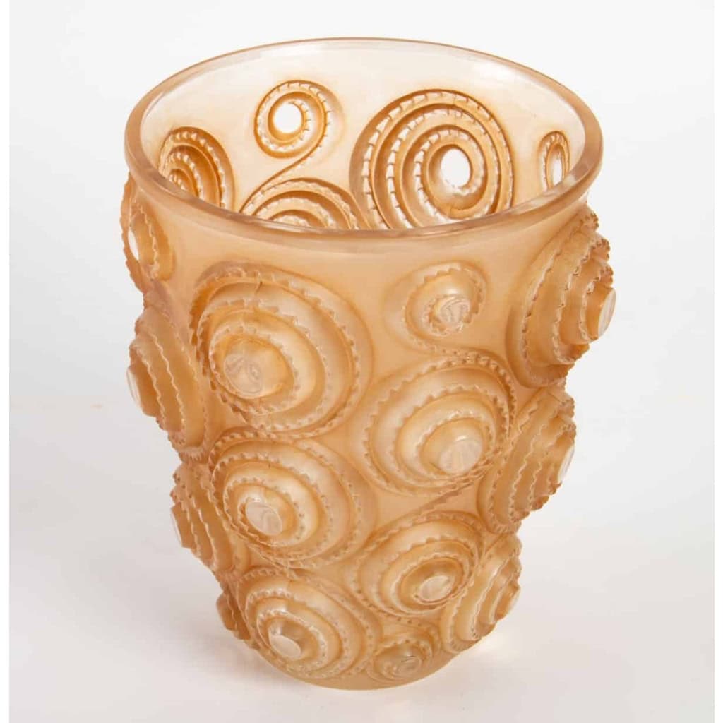 Vase « Spirales » verre blanc patiné sépia de René LALIQUE | Biron Vase "Spirales" verre blanc patiné sépia de René LALIQUE