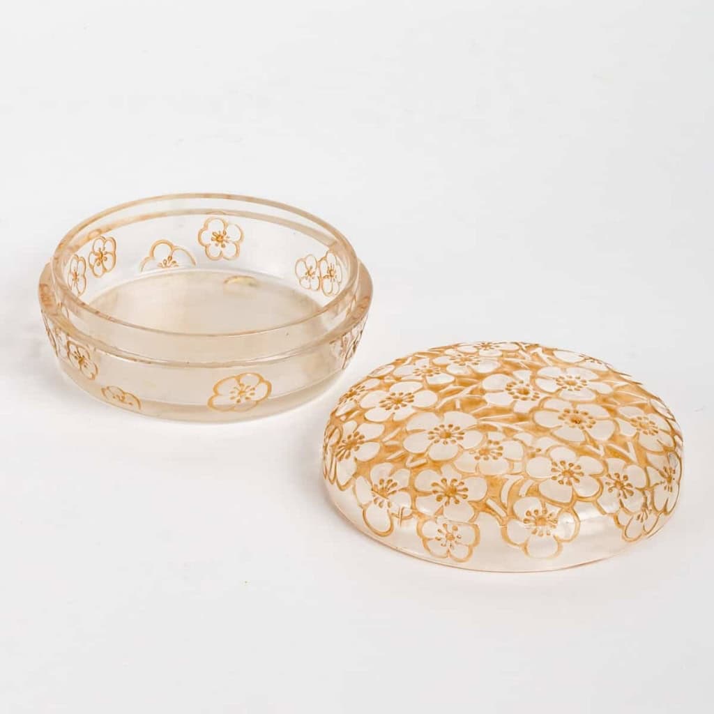 Boîte « Emiliane » verre blanc patiné sépia de René LALIQUE | Biron Boîte "Emiliane" verre blanc patiné sépia de René LALIQUE