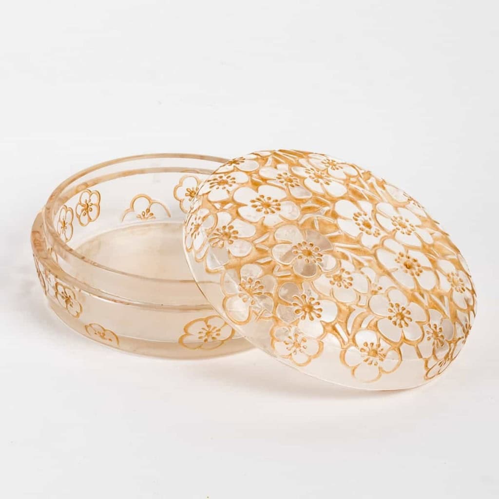 Boîte « Emiliane » verre blanc patiné sépia de René LALIQUE | Biron Boîte "Emiliane" verre blanc patiné sépia de René LALIQUE