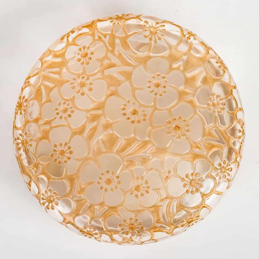 Boîte « Emiliane » verre blanc patiné sépia de René LALIQUE | Biron Boîte "Emiliane" verre blanc patiné sépia de René LALIQUE