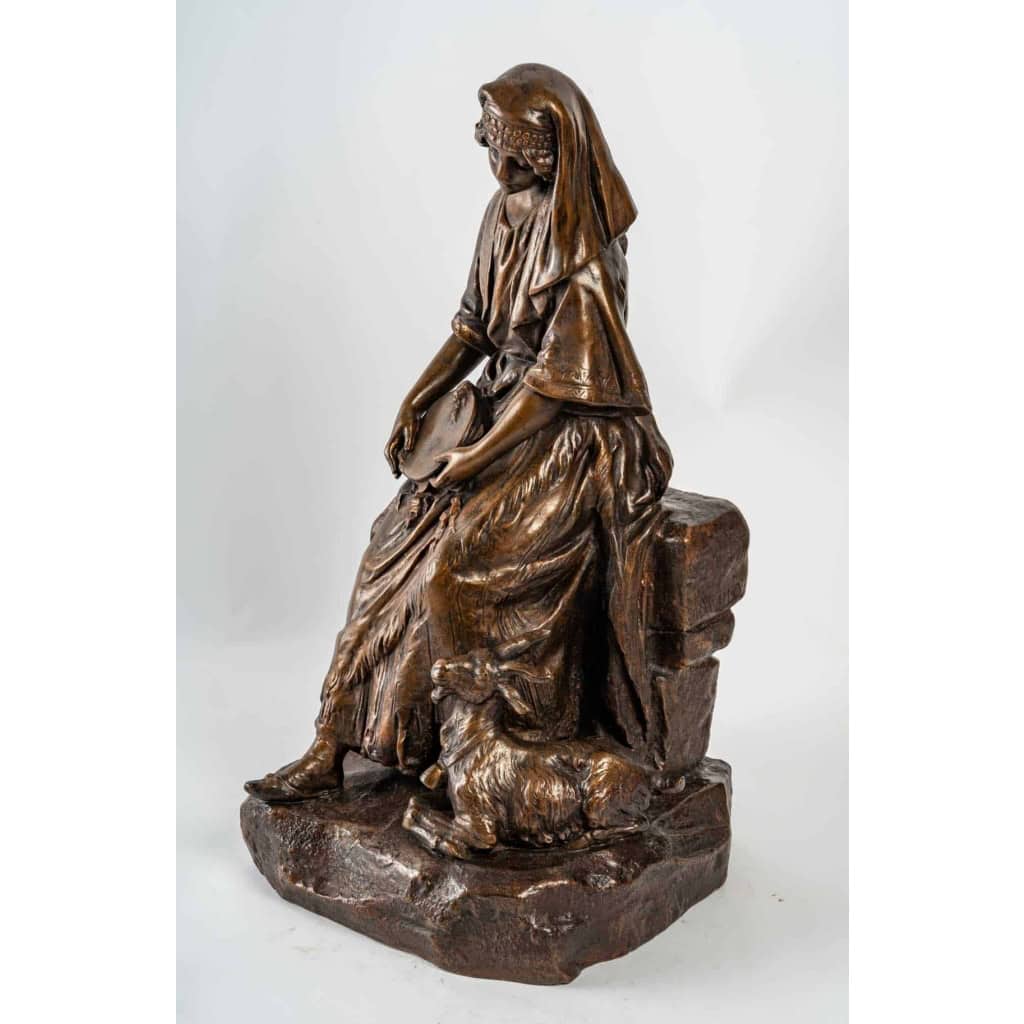 La bergère par MEDNAT, 1900 | Biron La bergère par MEDNAT, 1900