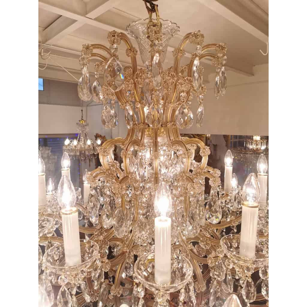VENDU…. Grand lustre de Bohème du 20 ême siècle. | Biron VENDU.... Grand lustre de Bohème du 20 ême siècle.