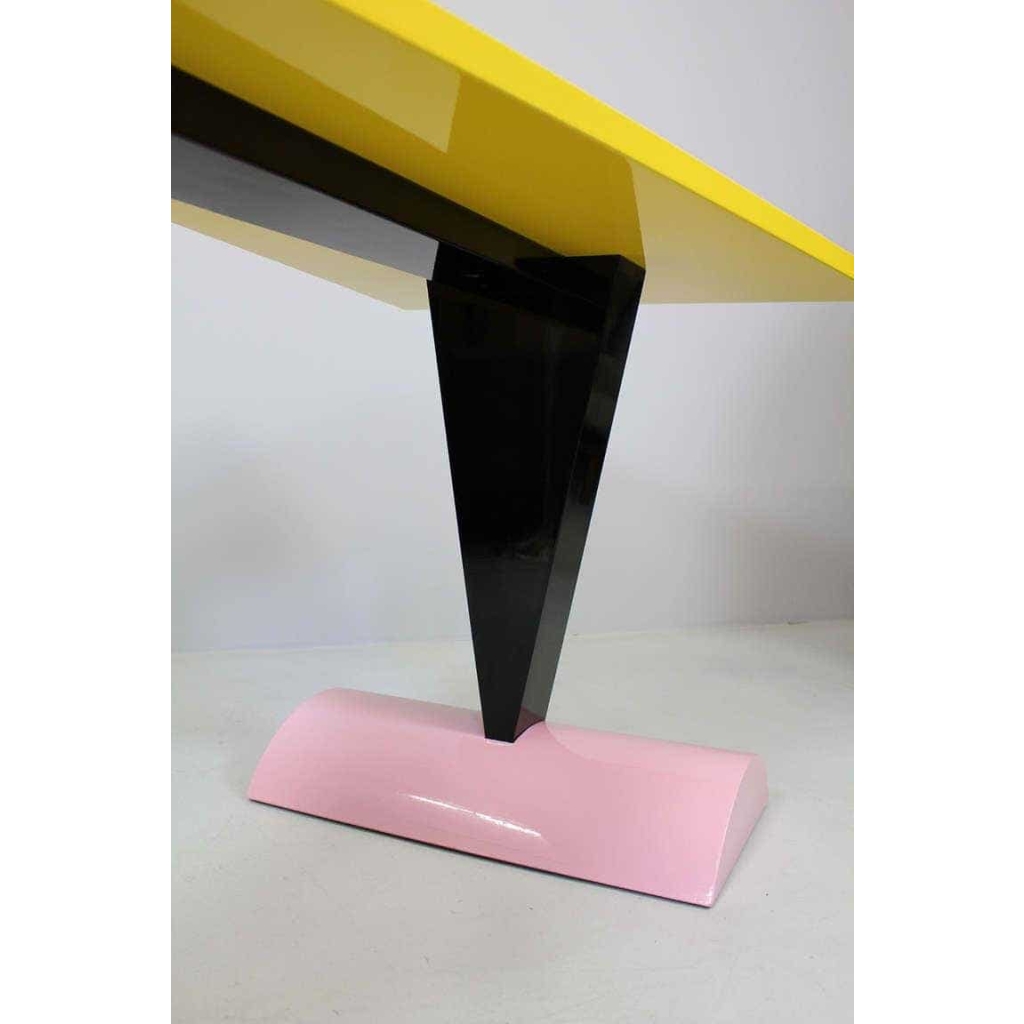 Bureau « Brazil » de Peter Shire pour Memphis Milano, 1981 | Biron Bureau « Brazil » de Peter Shire pour Memphis Milano, 1981