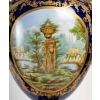 Paire de vases couverts en porcelaine et bronze, XXème siècle , Epoque Napoléon | Biron Paire de vases couverts en porcelaine et bronze, XXème siècle , Epoque Napoléon