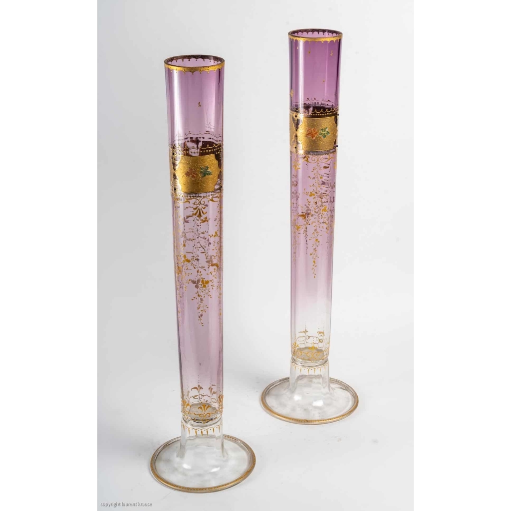 Paire de grands vases en cristal rehaussés à l’or. Début XXème siècle. | Biron Paire de grands vases en cristal rehaussés à l'or. Début XXème siècle.