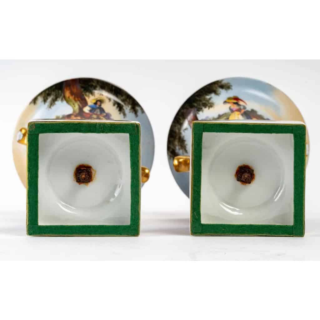Paire de petit vase Medicis, fin du XIXème siècle, époque Napoléon III | Biron Paire de petit vase Medicis, fin du XIXème siècle, époque Napoléon III