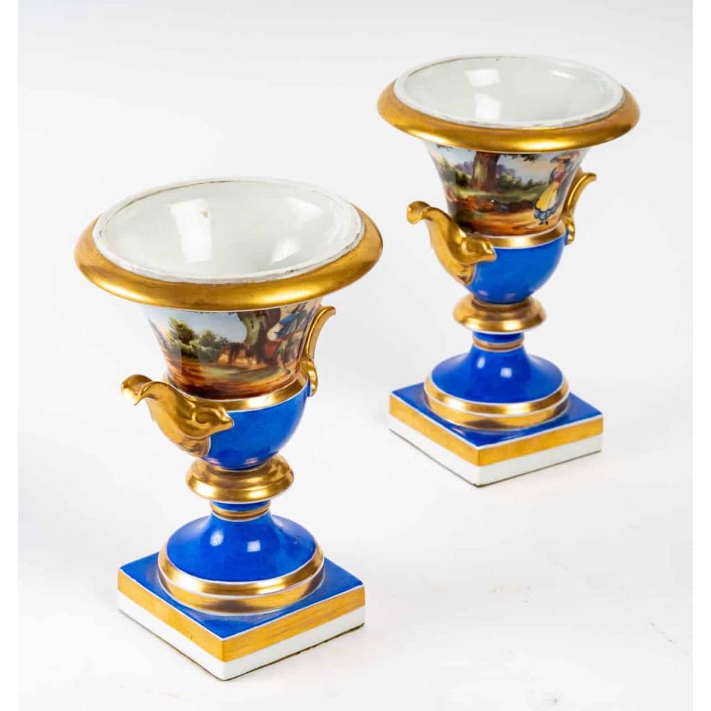 Paire de petit vase Medicis, fin du XIXème siècle, époque Napoléon III | Biron Paire de petit vase Medicis, fin du XIXème siècle, époque Napoléon III