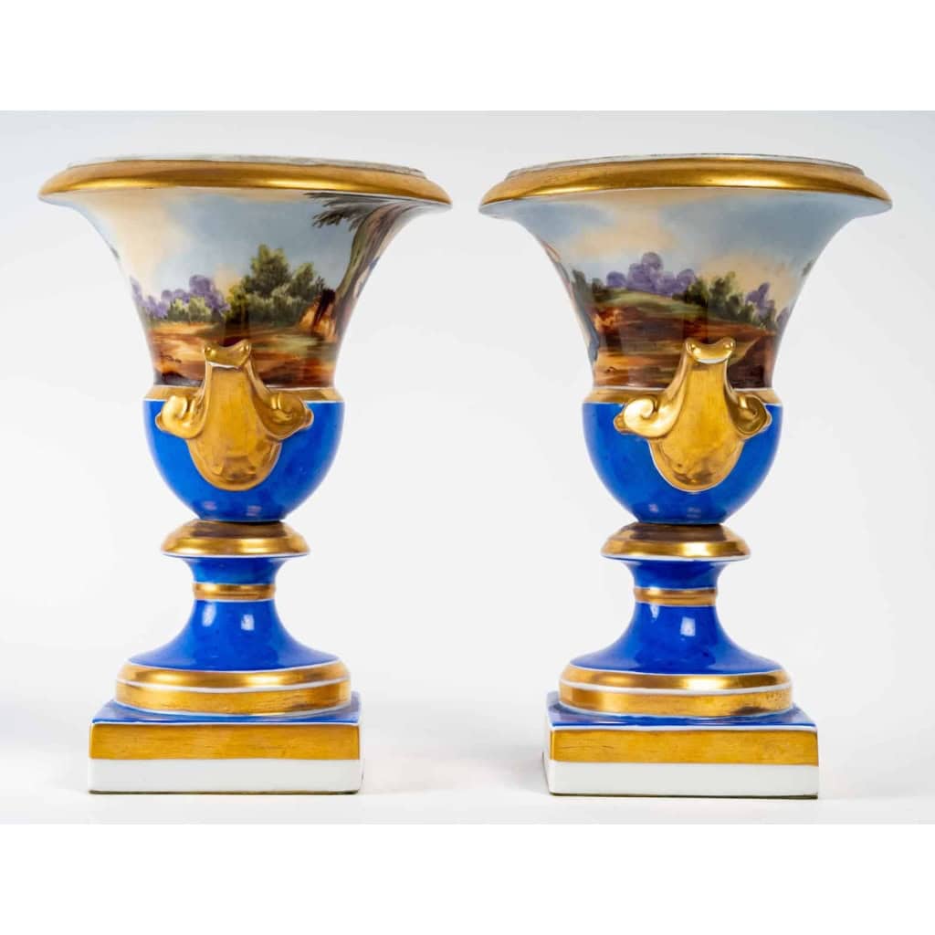 Paire de petit vase Medicis, fin du XIXème siècle, époque Napoléon III | Biron Paire de petit vase Medicis, fin du XIXème siècle, époque Napoléon III