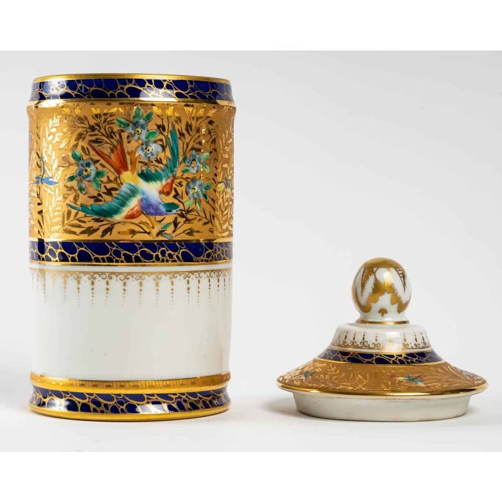 Pot couvert à motifs d’oiseaux, Le Tallec, XXème siècle | Biron Pot couvert à motifs d'oiseaux, Le Tallec, XXème siècle