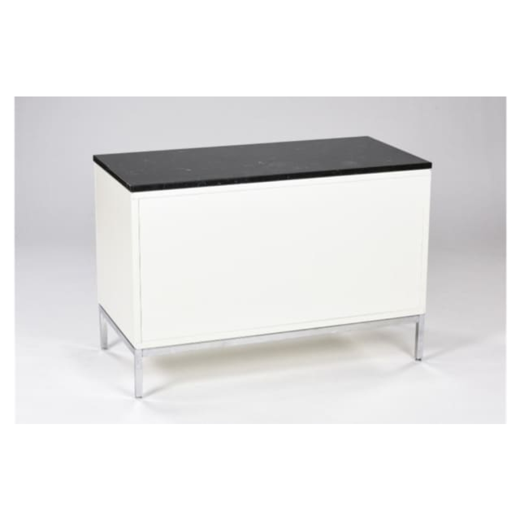 Buffet bas à corps en bois laqué blanc | Biron Buffet bas à corps en bois laqué blanc