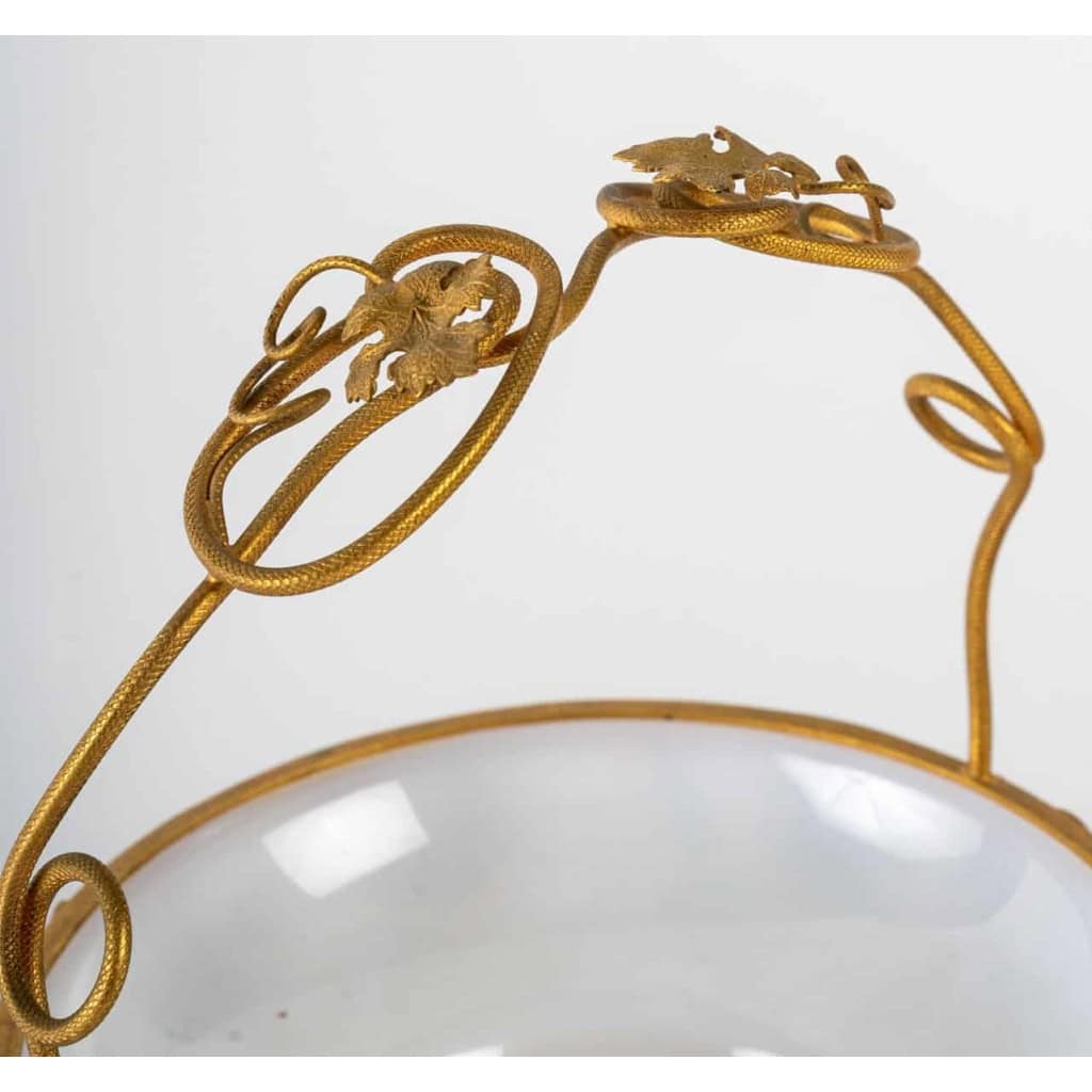 Panier et ses deux gobelets en opaline et laiton doré, XIXème siècle | Biron Panier et ses deux gobelets en opaline et laiton doré, XIXème siècle