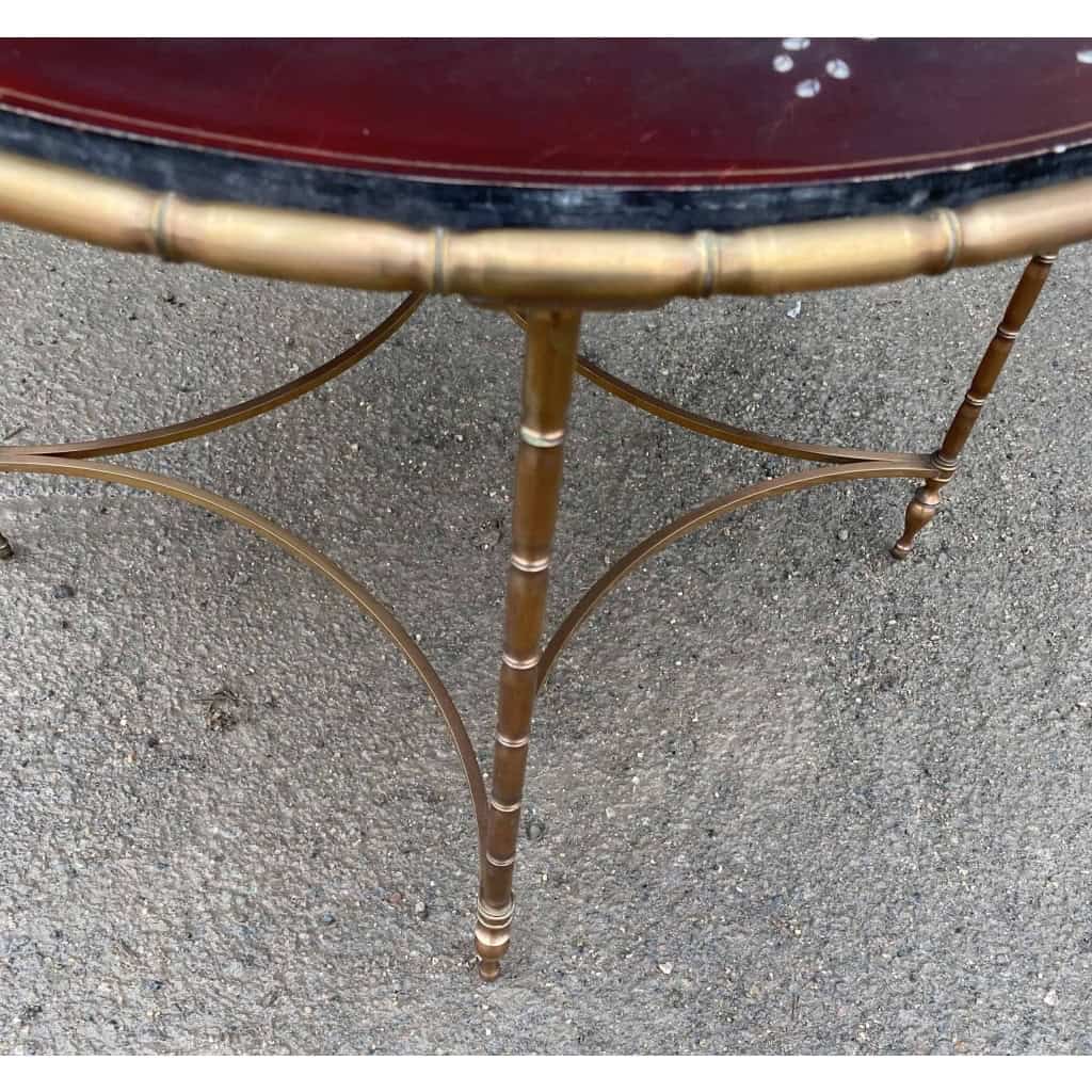 1950/70′ Table Basse Ronde Bronze Décor Palmier, Plateau Laque de Chine Rouge Style Maison Baguès