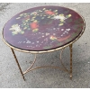 1950/70′ Table Basse Ronde Bronze Décor Palmier, Plateau Laque de Chine Rouge Style Maison Baguès