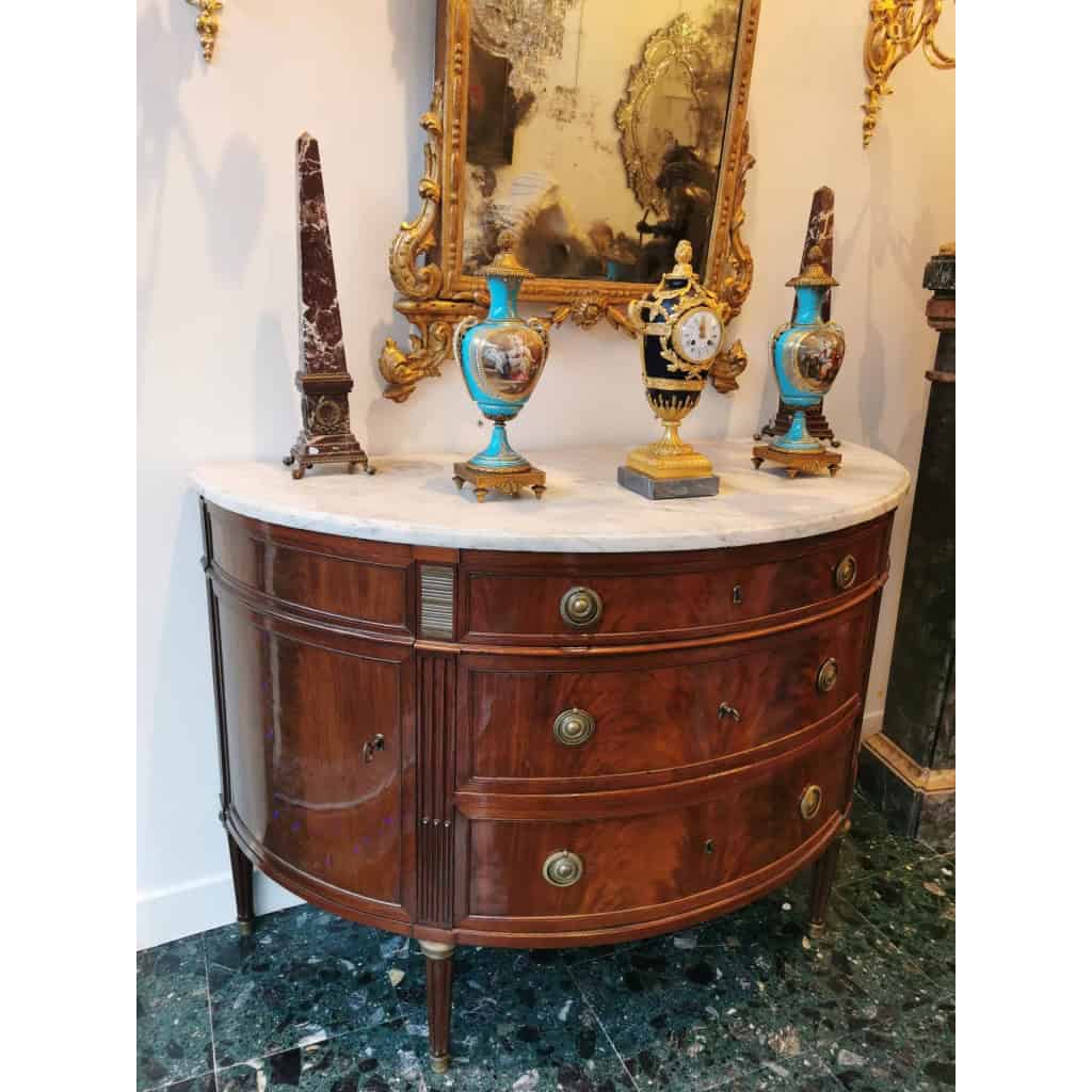 Commode demi-lune, en acajou, d’époque L XVI