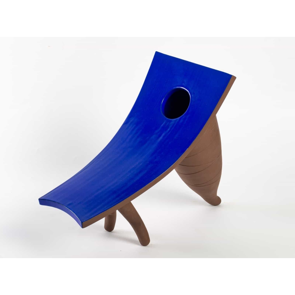 vase bleu tripode cornu par Salvatore Parisi – exposition en cours | Biron |||||||||