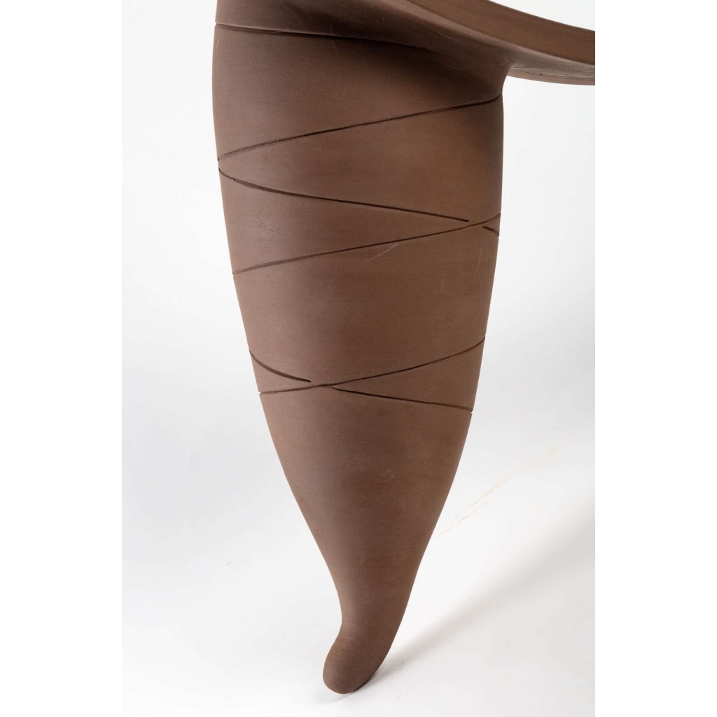 vase bleu tripode cornu par Salvatore Parisi – exposition en cours | Biron vase bleu tripode cornu par Salvatore Parisi - exposition en cours