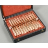 Froment Meurice - Coffret de 48 couteaux à crosse en nacre et vermeil XIXe ||||||||||||||||