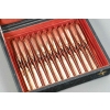 Froment Meurice - Coffret de 48 couteaux à crosse en nacre et vermeil XIXe Froment Meurice - Coffret de 48 couteaux à crosse en nacre et vermeil XIXe
