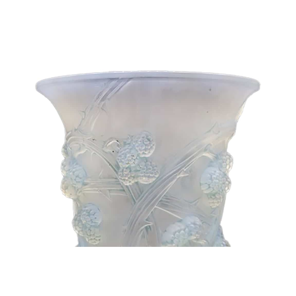 René Lalique. Vase blanc opalescent | Biron René Lalique. Vase blanc opalescent