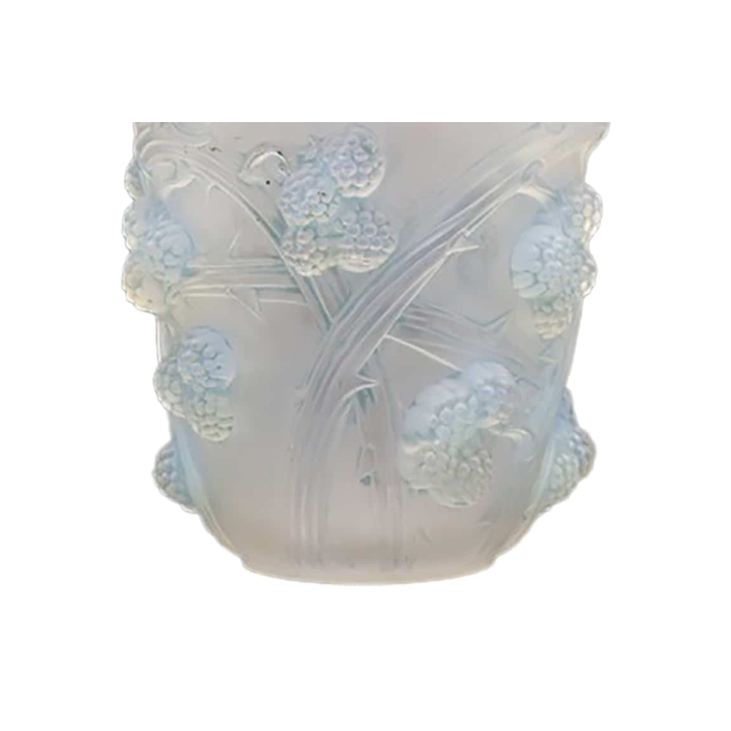 René Lalique. Vase blanc opalescent | Biron René Lalique. Vase blanc opalescent