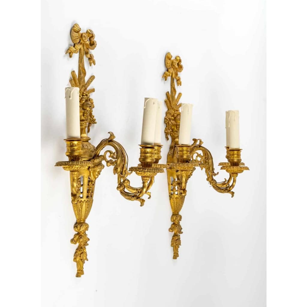 Paire d'appliques en bronze doré, style Louis XVI, époque Napoléon III