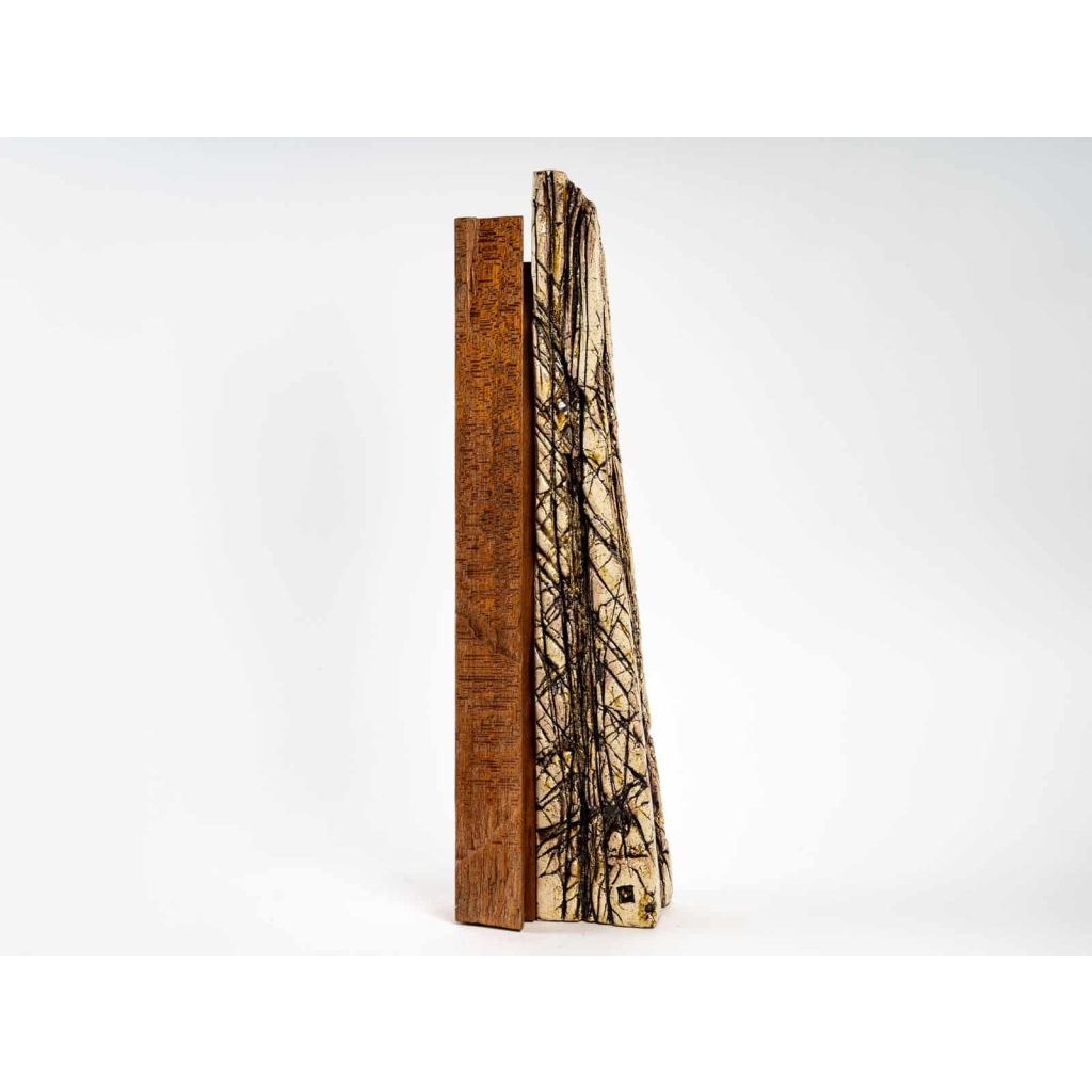 Totem en grés et bois par Salvatore Parisi – exposition en cours | Biron |||||||