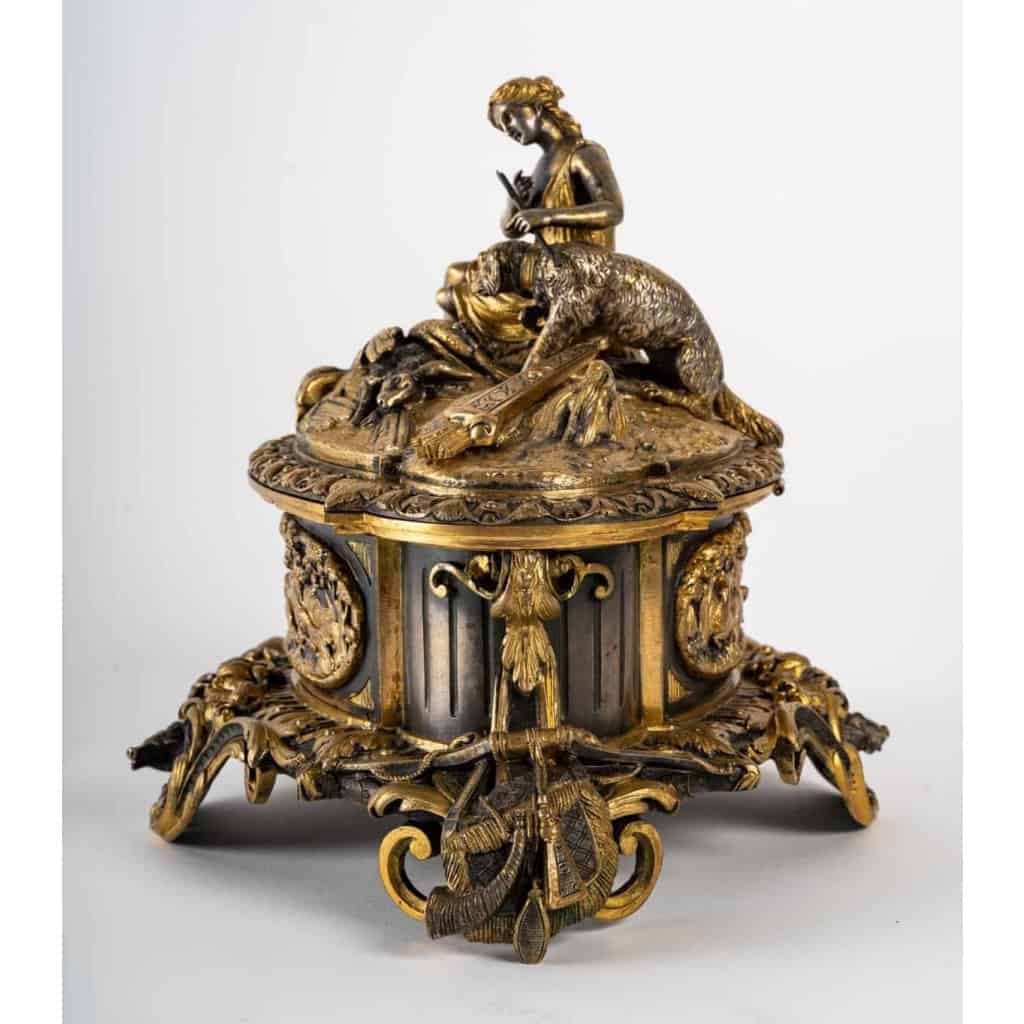 Boîte en bronze doré et argenté, XIXème siècle | Biron Boîte en bronze doré et argenté, XIXème siècle