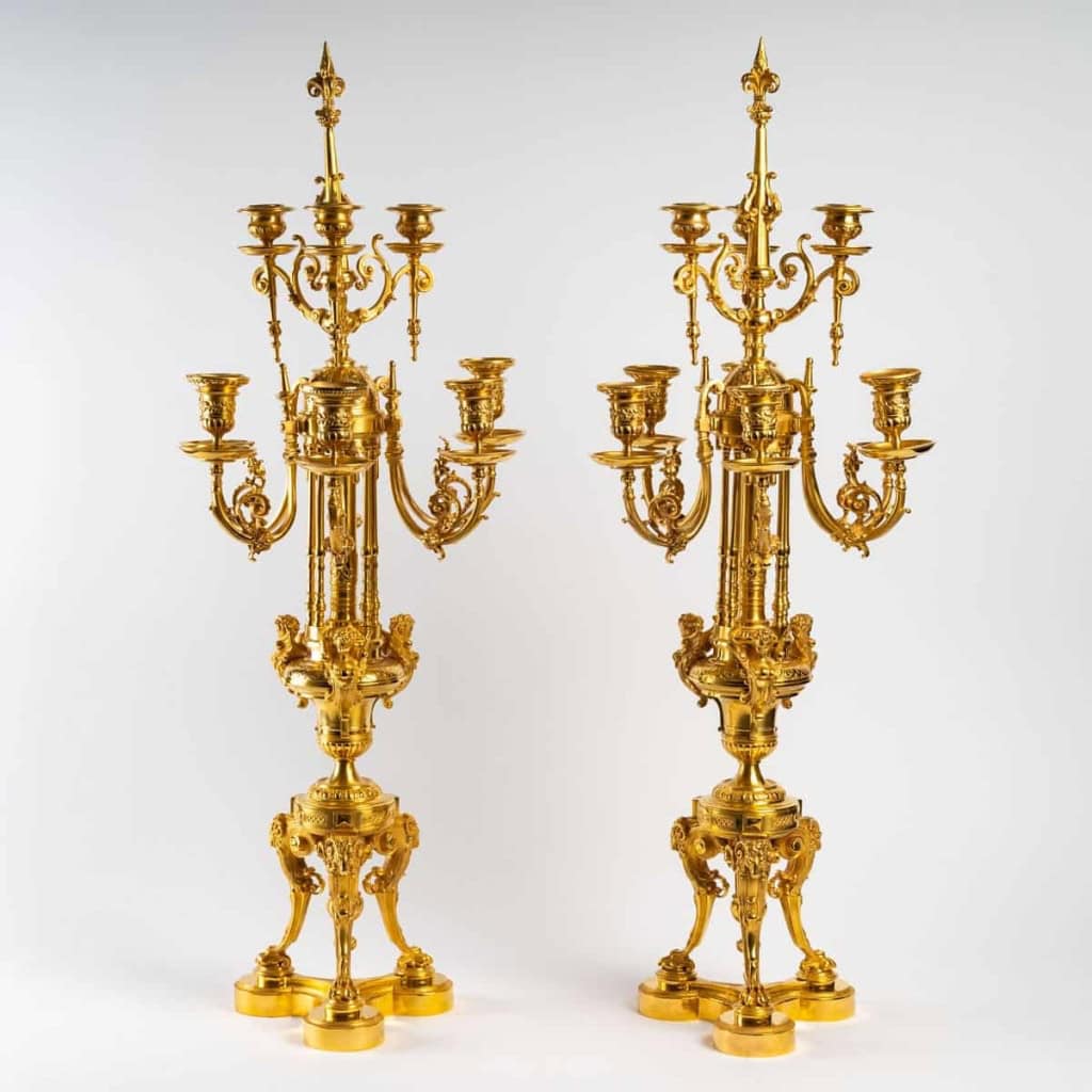 Paire de candélabres style Louis XVI, bronze doré. | Biron |||||||||