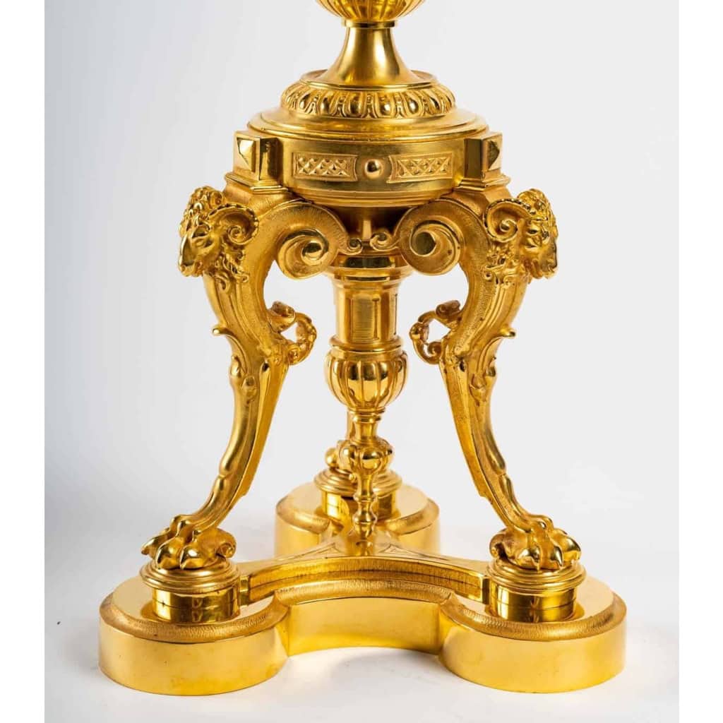 Paire de candélabres style Louis XVI, bronze doré. | Biron Paire de candélabres style Louis XVI, bronze doré.