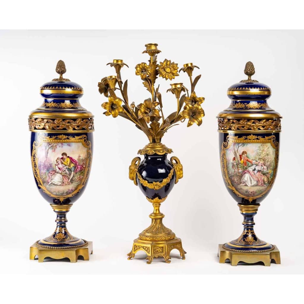 Vase couvert en porcelaine et bronze, XXème siècle | Biron ||||||||||||||||