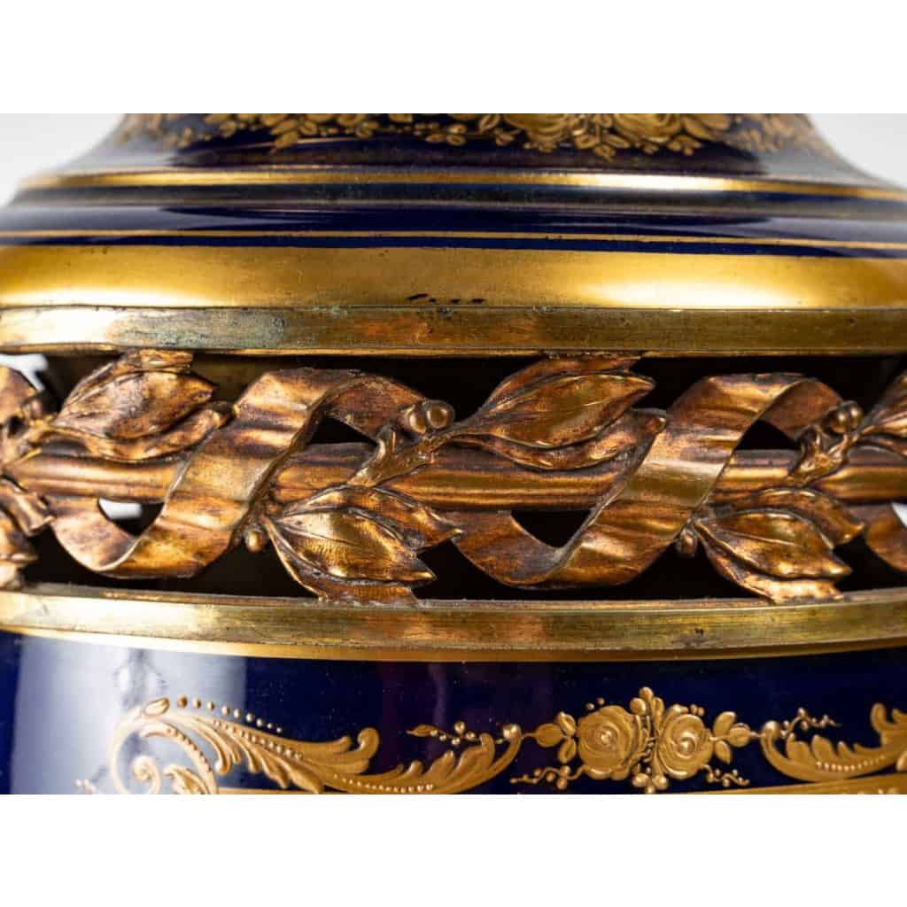 Vase couvert en porcelaine et bronze, XXème siècle | Biron Vase couvert en porcelaine et bronze, XXème siècle
