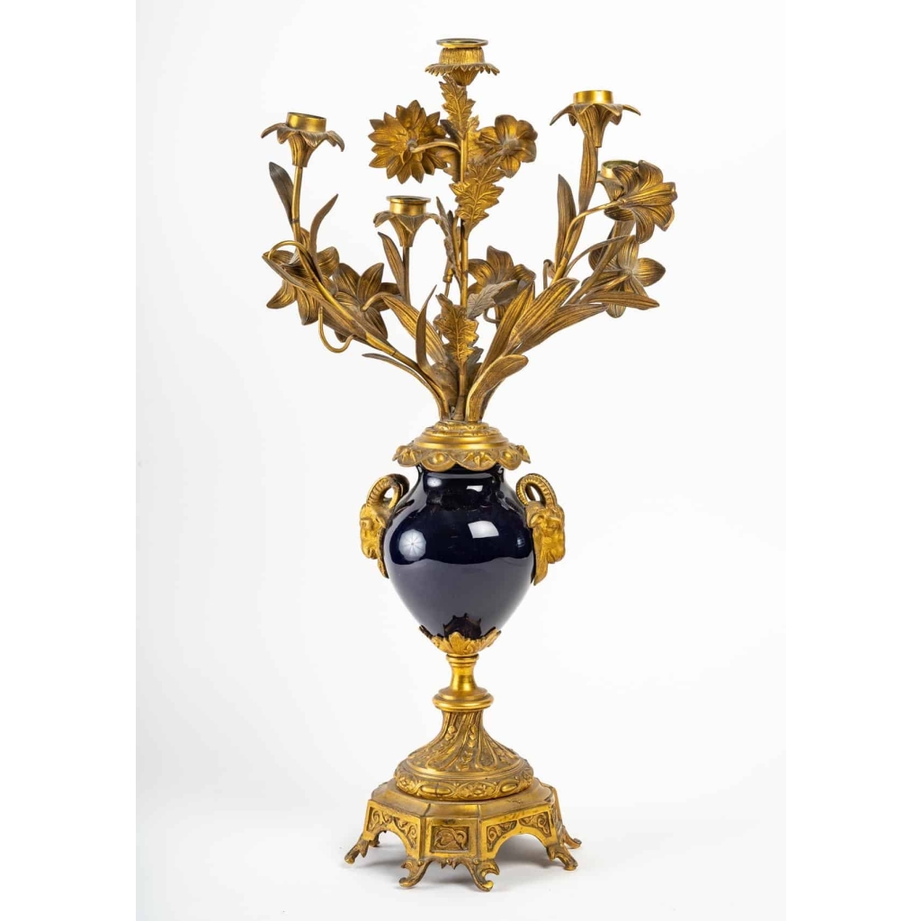 Vase couvert en porcelaine et bronze, XXème siècle | Biron Vase couvert en porcelaine et bronze, XXème siècle