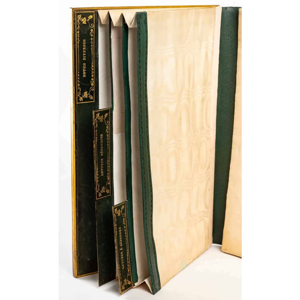 Atypique sous main en malachite Russe et bronze doré XIX siècle | Biron Atypique sous main en malachite Russe et bronze doré XIX siècle