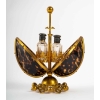 Coffret à bijoux, oeuf présentoir à parfum et petite boîte en écaille de tortue et laiton, XIXème siècle | Biron Coffret à bijoux, oeuf présentoir à parfum et petite boîte en écaille de tortue et laiton, XIXème siècle