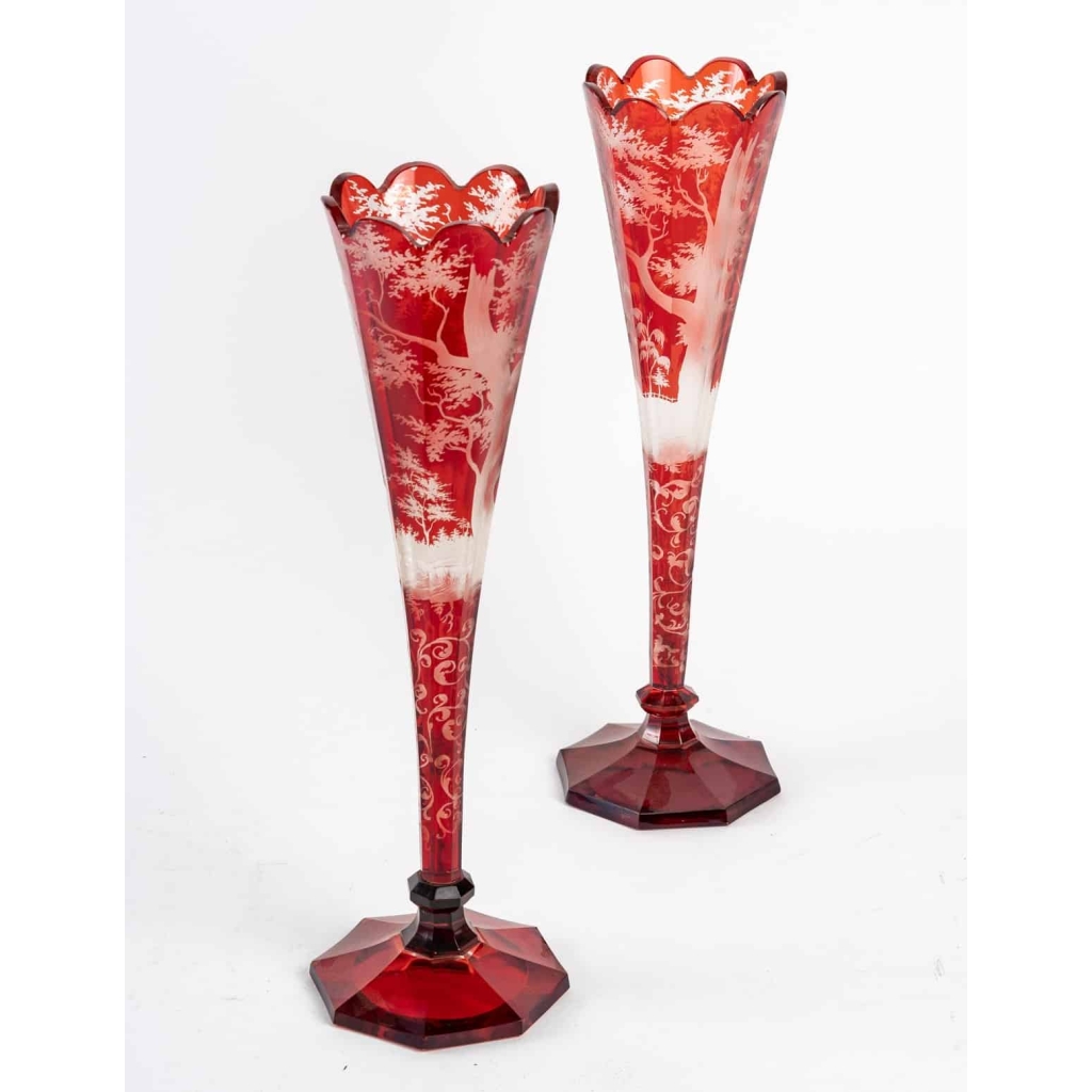 Paire de vases en bohême en forme flûte, XIXème siècle | Biron Paire de vases en bohême en forme flûte, XIXème siècle
