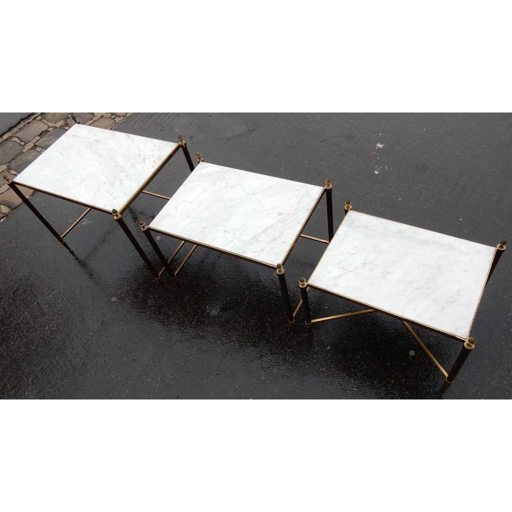 1970′ Tables Gigognes Maison Baguès, 3 Plateaux Marbre et Montants Cannelés à Pommes de Pin