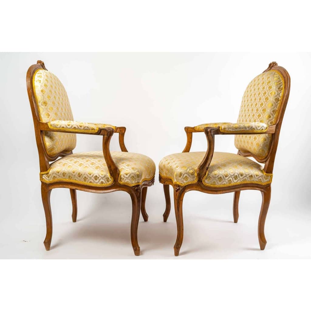Paire de bergères d’époque Louis XV (1724 – 1774). | Biron Paire de bergères d'époque Louis XV (1724 - 1774).