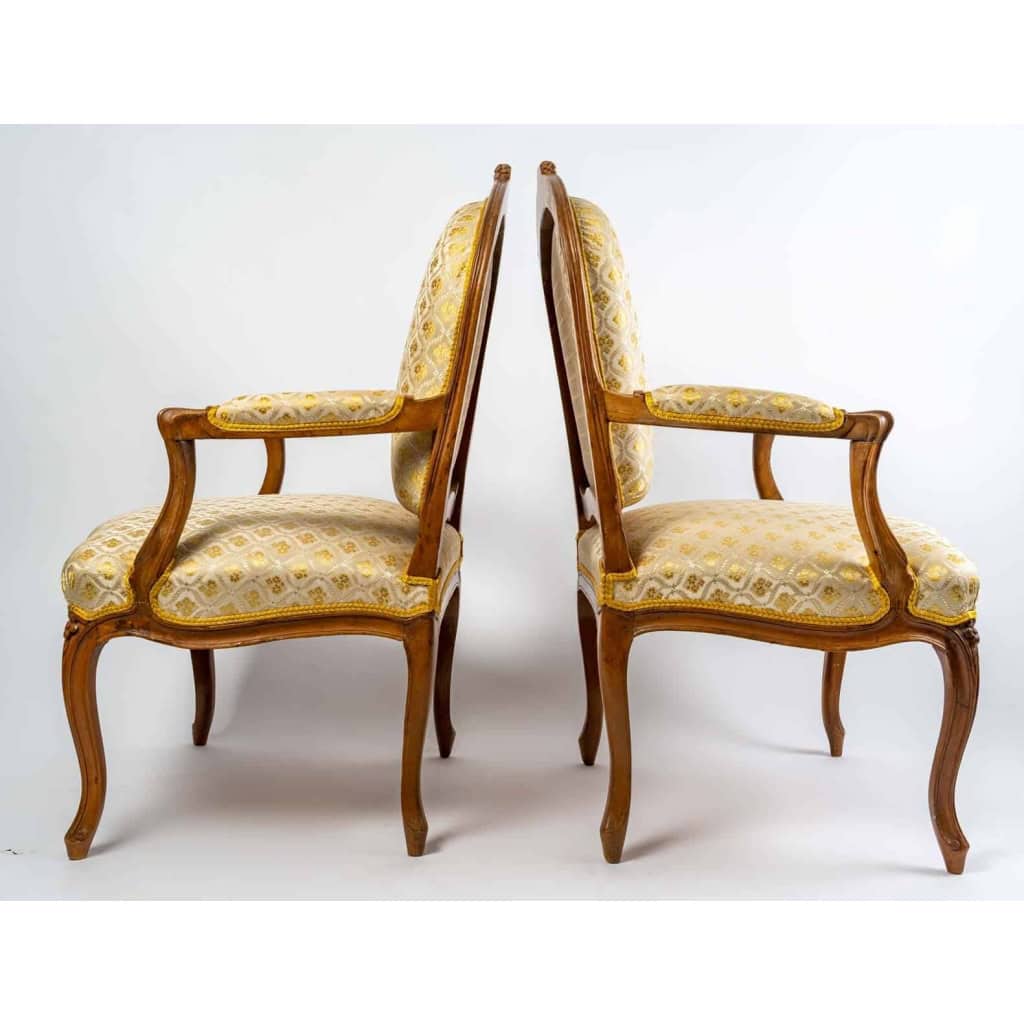Paire de bergères d’époque Louis XV (1724 – 1774). | Biron Paire de bergères d'époque Louis XV (1724 - 1774).