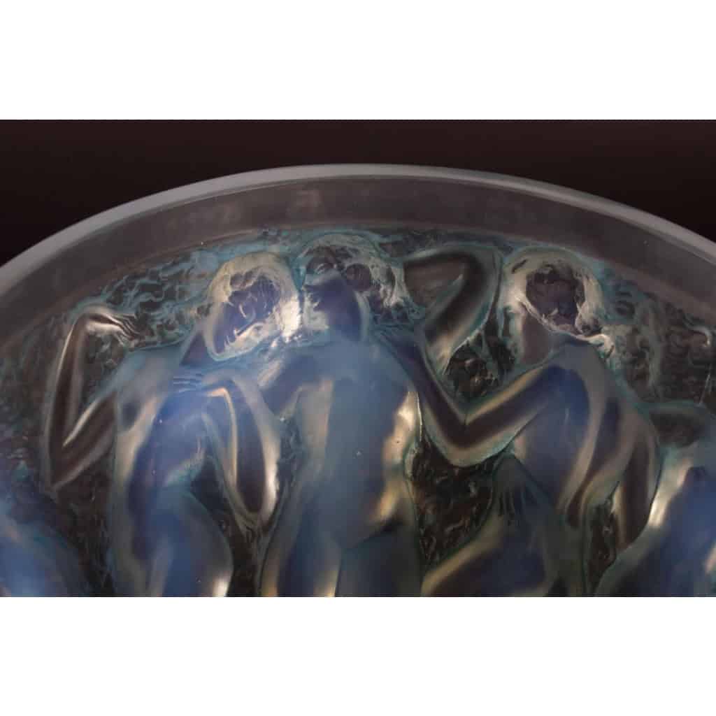 RENE LALIQUE (1860-1945) Vase « Bacchantes » Opalescent | Biron RENE LALIQUE (1860-1945) Vase « Bacchantes » Opalescent
