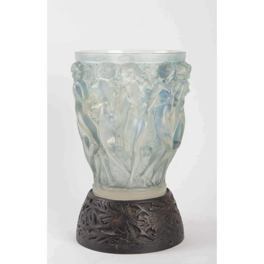 RENE LALIQUE (1860-1945) Vase « Bacchantes » Opalescent | Biron RENE LALIQUE (1860-1945) Vase « Bacchantes » Opalescent