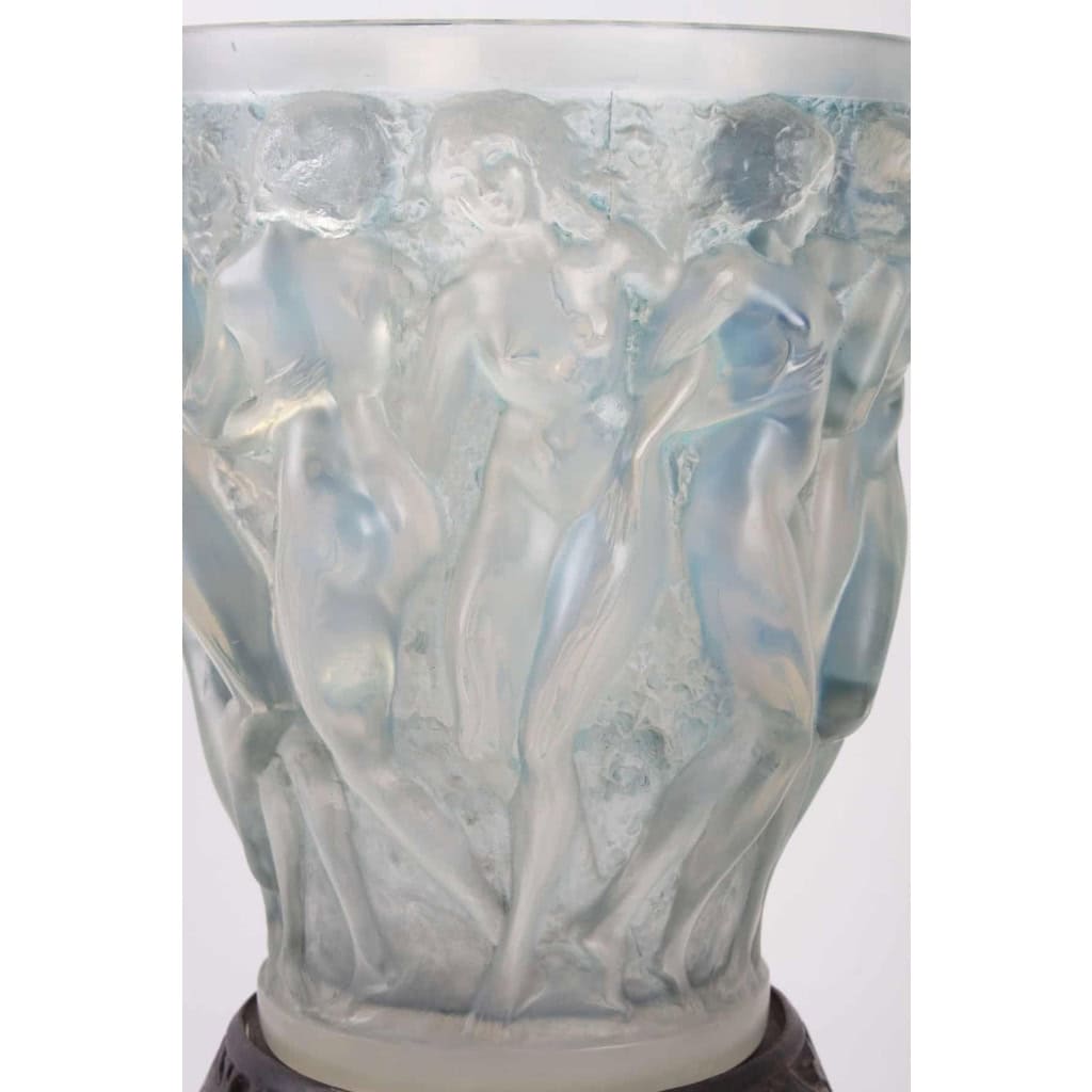 RENE LALIQUE (1860-1945) Vase « Bacchantes » Opalescent | Biron RENE LALIQUE (1860-1945) Vase « Bacchantes » Opalescent