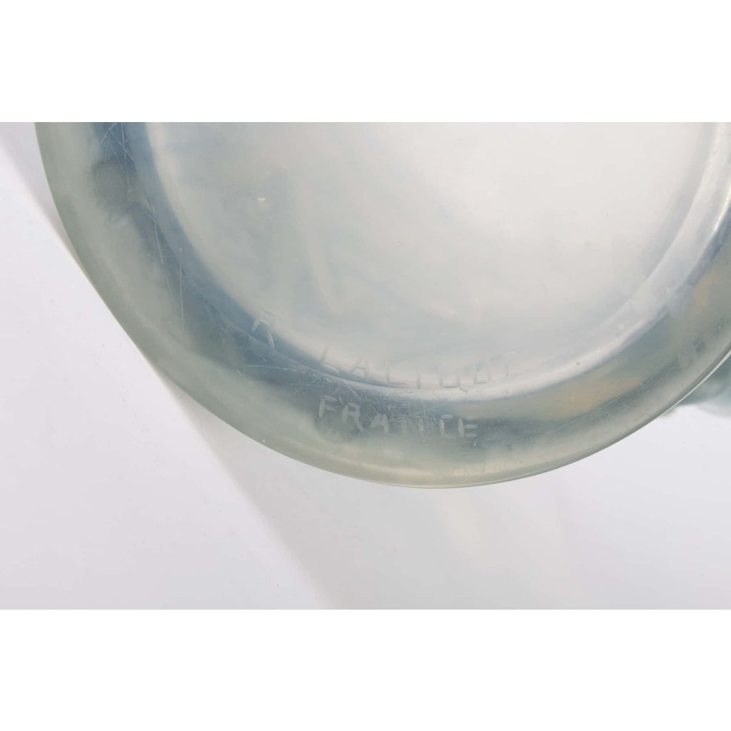 RENE LALIQUE (1860-1945) Vase « Bacchantes » Opalescent | Biron RENE LALIQUE (1860-1945) Vase « Bacchantes » Opalescent