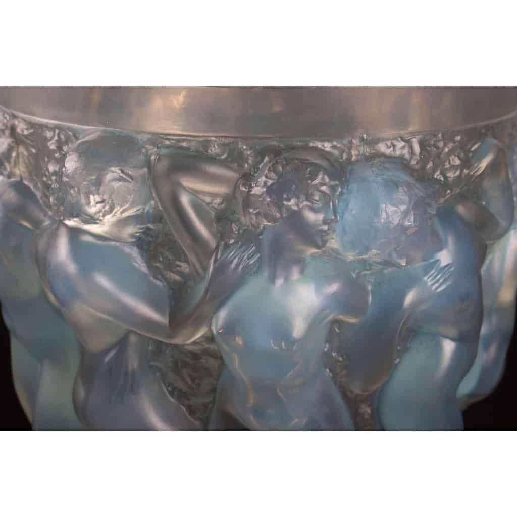 RENE LALIQUE (1860-1945) Vase « Bacchantes » Opalescent | Biron RENE LALIQUE (1860-1945) Vase « Bacchantes » Opalescent