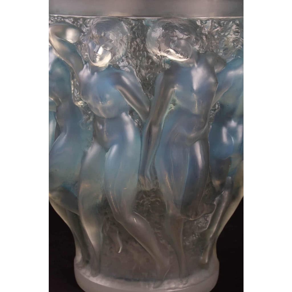 RENE LALIQUE (1860-1945) Vase « Bacchantes » Opalescent | Biron RENE LALIQUE (1860-1945) Vase « Bacchantes » Opalescent