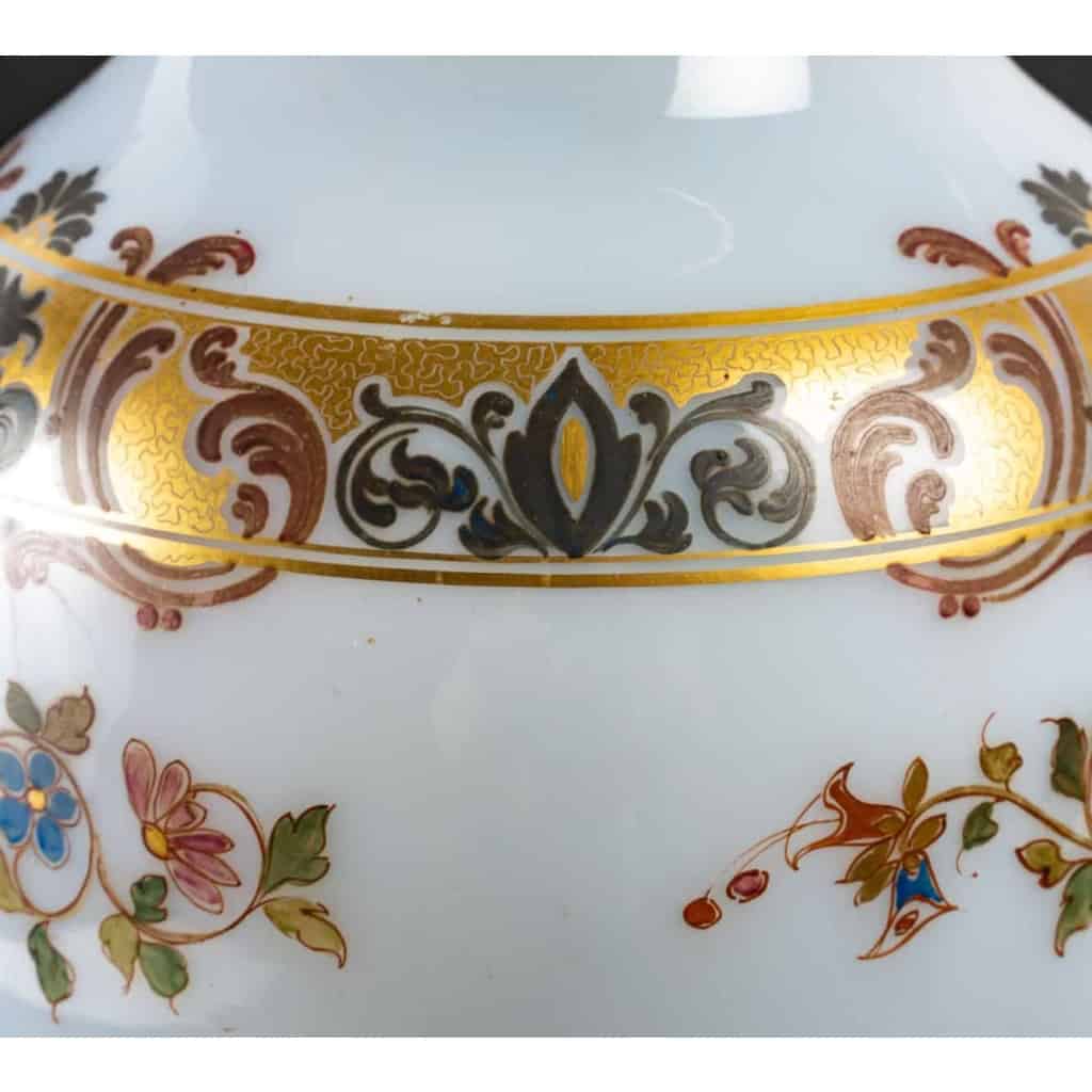 Paire de vases en opaline, XIXème siècle | Biron Paire de vases en opaline, XIXème siècle