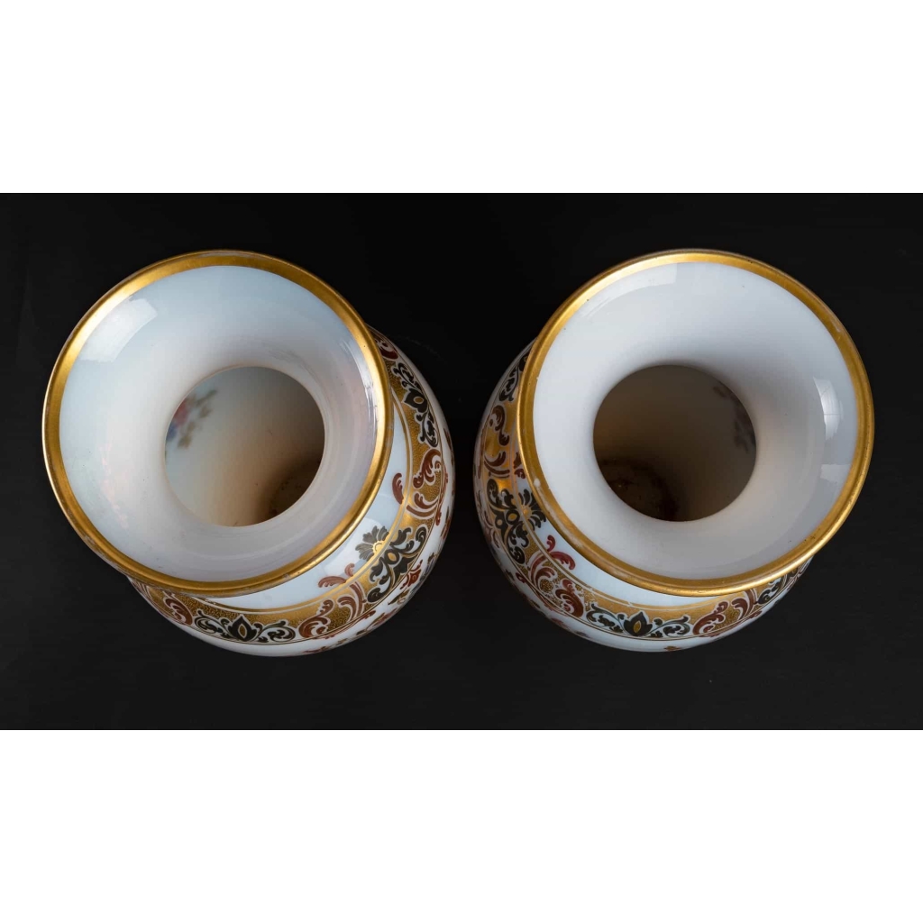 Paire de vases en opaline, XIXème siècle | Biron Paire de vases en opaline, XIXème siècle
