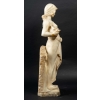 Statue en albatre « Porteuse d’eau », XIXème-XXème siècle | Biron Statue en albatre "Porteuse d'eau", XIXème-XXème siècle