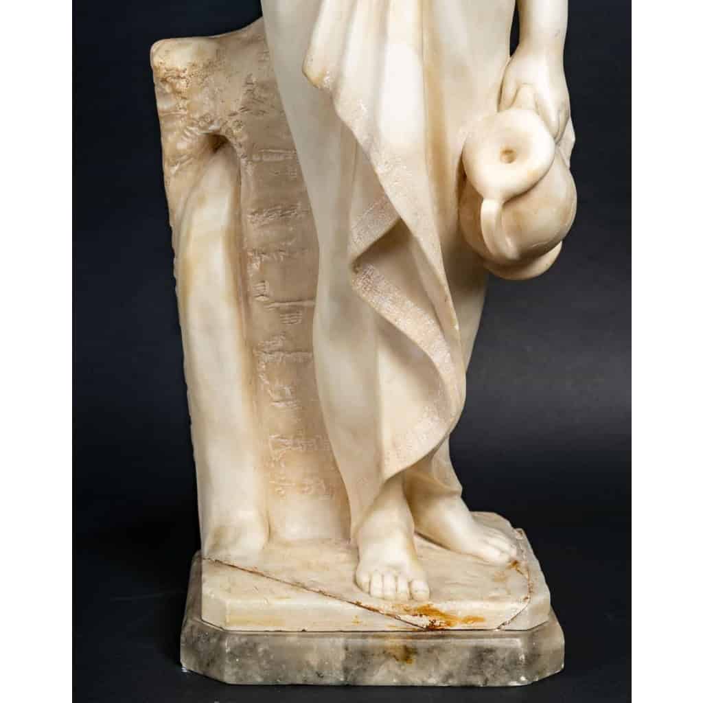 Statue en albatre « Porteuse d’eau », XIXème-XXème siècle | Biron Statue en albatre "Porteuse d'eau", XIXème-XXème siècle